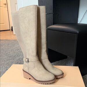 Women's Tan Knee-High Boots